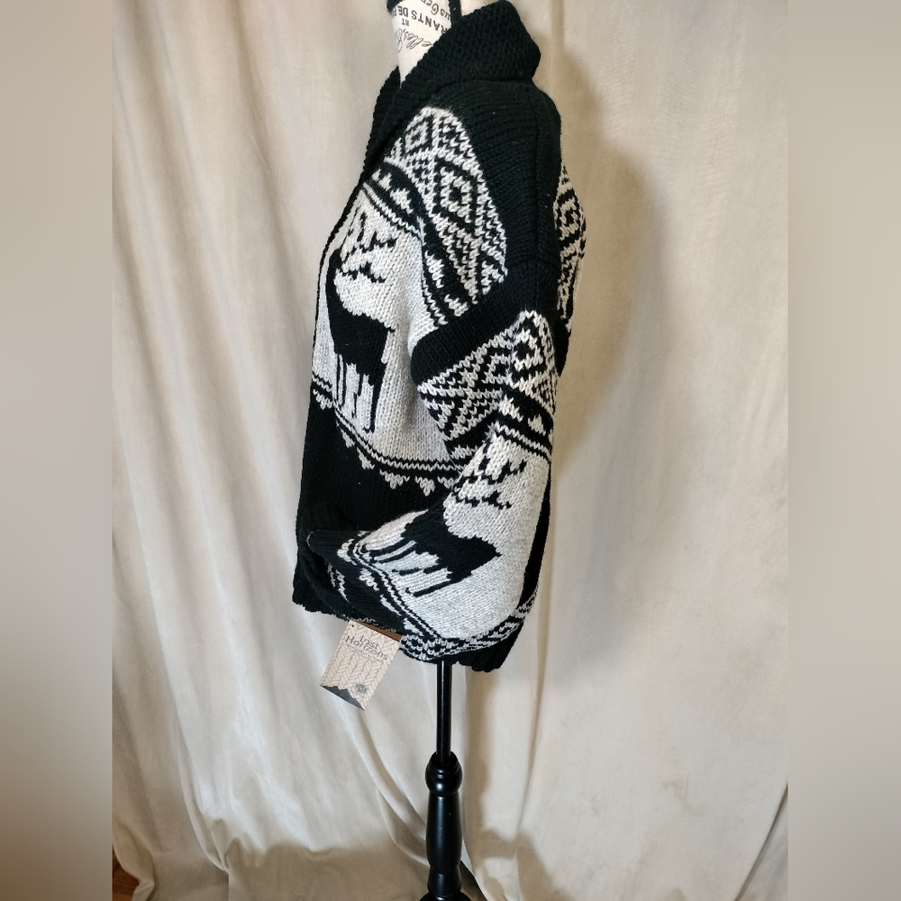 NWT! Lost Horizons Black & Cream Women's Sweater Cardigan w/ Reindeer Design. SP - Picture 4 of 6